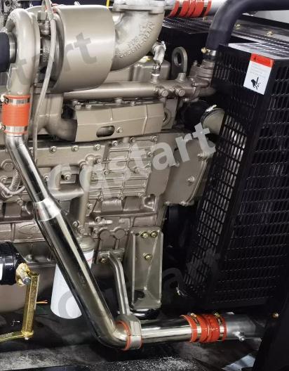 Engine cooling system component with heat dissipation pipes, keeps engine at normal temperature.