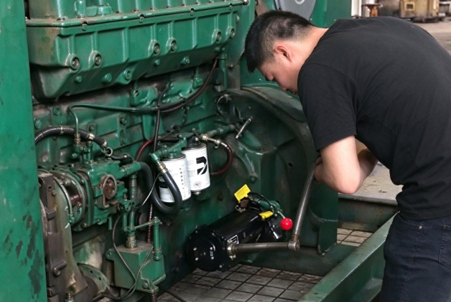 operate mechanical spring starter